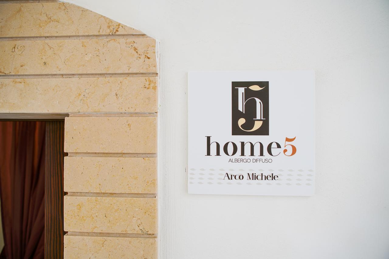 Home 5 - Arco Antico Putignano Eksteriør bilde